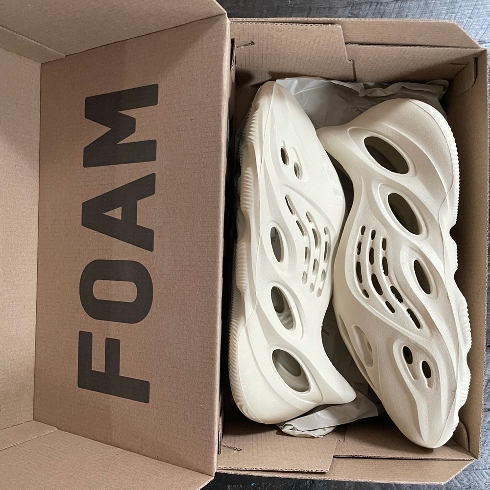 Yeezy foam runners size 8.